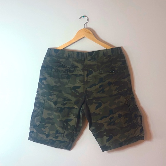 Octave outdoor shorts - Picture 2 of 2